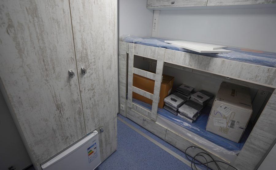 Mobile Hotel Dormitory Trailer Vehicle